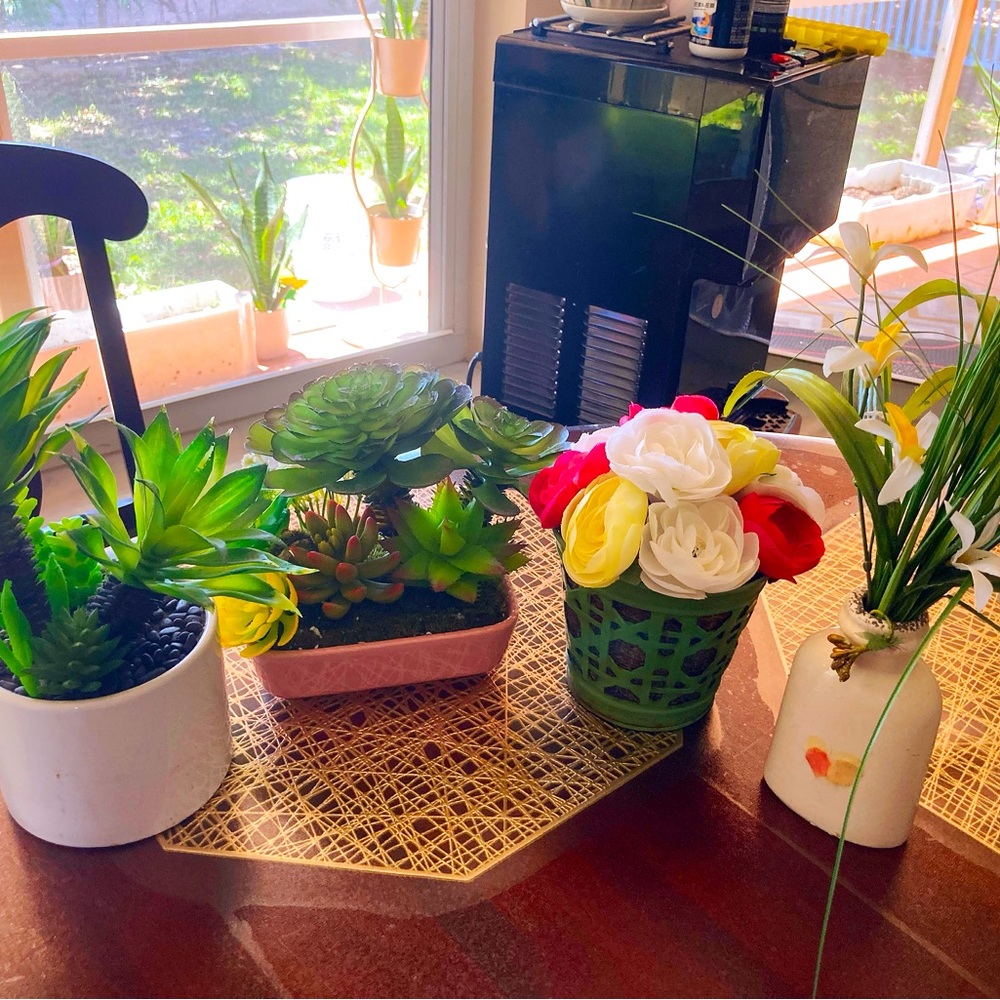 Fake Flowers with Vase, Dining Table Deco